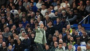 ‘과격 세리머니로 퇴장’ EPL 첼시 감독, 1경기 출장정지