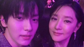 이영애, 투바투 수빈과 다정 투샷…환상의 비주얼