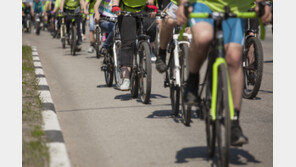 “걷기·자전거·수영… 무릎 관절염 완화에 최고 운동”