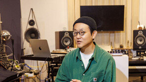 국악부터 옹알이까지…12개의 스피커가 펼치는 ‘세상의 소리’