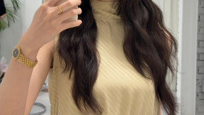 박규영, 긴 머리도 잘 어울려…거울 셀카 찰칵