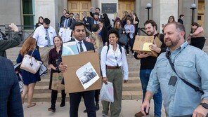 “펜타곤 보도 통제 거부” 출입 기자들 짐 뺐다