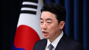 강훈식 “치킨 무게 줄이는 꼼수 가격인상, 대책 마련하라”