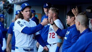 ‘디팬딩 챔피언’ LA 다저스, 밀워키에 NLCS 3연승…2년 연속 월드시리즈 진출 눈앞