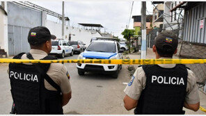 자녀 등교시키던 판사 총격 사망…마약에 치안 무너진 에콰도르