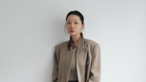 장윤주 가을 분위기 물씬…압도적 모델 포스