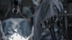 “12살 딸에게 환자 머리 뚫게 했다”…충격의 수술실 체험학습