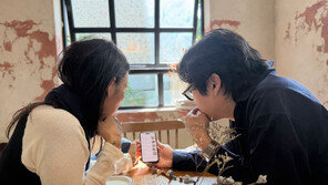 이효리·이상순 다정한 투샷…머리 맞대고 빤히