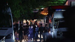 ‘캄보디아 구금’ 64명 오전 중 한국 도착…즉각 체포·조사 착수