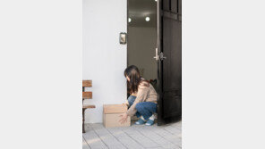 혼자 사는 여자 노린다?…문앞 10분 기다린 배달기사 ‘섬뜩’