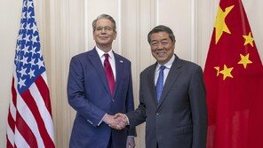 美中 경제수장 통화 “트럼프-시진핑 합의 이행 논의…다음주 만날 것”