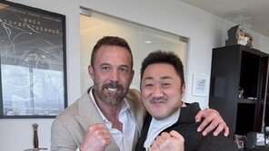 마동석, 벤 애플렉 만났다…해외에서도 왕주먹