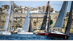 지중해 수놓은 요트 레이스