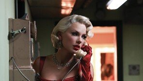 테일러 스위프트, 2주 연속 美 ‘빌보드 200’ 1위…‘케데헌’ OST 11주째 2위