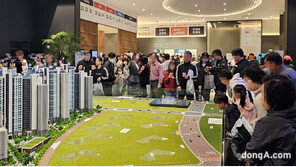 김포 풍무역세권 첫 단지 분양 시작… “‘호반써밋’ 견본주택 인파 몰려” 