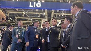 역대 최대 규모 K방산 전시회…중동-동남아 군인 북적