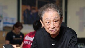 “공 잘보이니 운동하는 맛” 라지볼 탁구 인기몰이