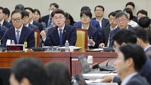 정부 “소액결제 사태 위약금…KT 스스로도 판단해야”