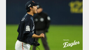 류현진 무너졌지만 문동주 있었다…‘필승  불펜’ 앞세운 한화, 19년 만의 KS 진출까지 -1승