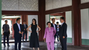 2년전 경복궁 경회루 찾은 김건희-이배용