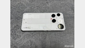 [리뷰]‘빛으로 소통하는 스마트폰’… 매력적인 비주류 낫싱 폰(3)