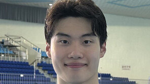 황선우-김우민 ‘황금 물살’ 나란히 4관왕