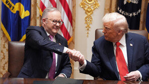 트럼프 “韓서 시진핑과 공정협정 기대” 호주-日과 ‘희토류 동맹’… 中 압박 강화