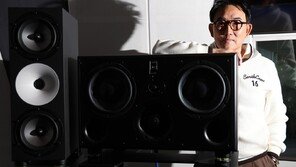 이승철, 딸 결혼식서 5곡 라이브 축가…잔나비·이무진도 축가