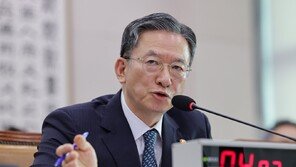 법무장관, 성비위 의혹 현직 부장검사 직무정지