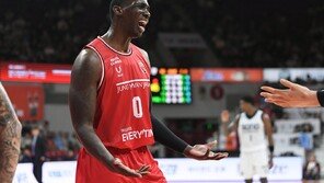 프로농구 정관장, KCC 제압…3연승으로 단독 1위 등극