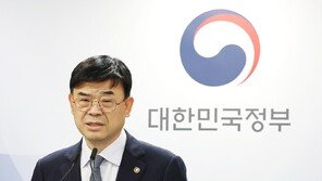 국토차관, 유튜브 사과 “배우자가 실거주 위해…국민 눈높이 못 미쳤다”