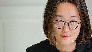 “묵묵히 일하는 사람 만나면, 용기도 위로도 얻죠”