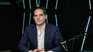 “AI챗봇이 성폭행범으로 몰아”…美보수 운동가, 215억 손배 소송