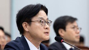 김정관 산업장관 “3500억 달러 현금 비중 두고 대립 중”