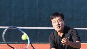 “테니스로 건강 되찾고 사업도 성장… 이젠 되돌려 줘야죠”[양종구의 100세 시대 건강법]