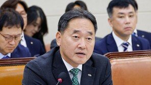 국민연금 이사장 “MBK서 9000억원 받아야…회수 불확실”