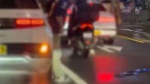 신호대기 차에서 내리더니 도로에 소변…뒷차 ‘안구테러’