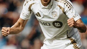 10경기 뛴 손흥민 9골 3도움, 신인왕 후보