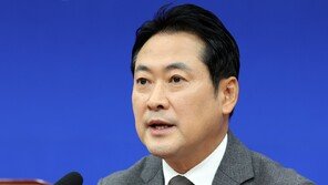 대통령실 “장동혁, 부동산 6채 실거주용? 머리·발 따로 사나”