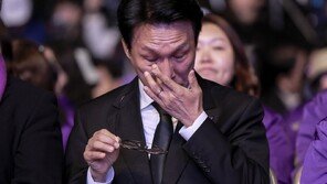 눈물 흘린 金총리 “이태원참사, 공적 안전망 붕괴가 불러온 재난”