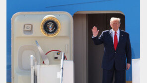 트럼프, 아세안 회의 참석차 말레이시아 도착…아시아 순방 시작