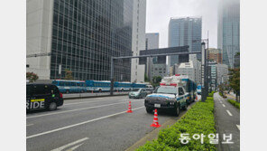 서로 치켜세운 트럼프-다카이치… “아베가 아껴” “유쾌한 사람”