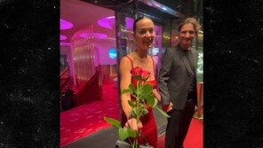 트뤼도 前총리, 케이티 페리와 佛서 공개 데이트