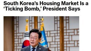 이대통령 블룸버그와 인터뷰에서 “부동산 시장은 시한폭탄”