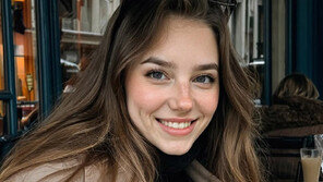 [신문과 놀자!/피플 in 뉴스]‘AI 배우’ 틸리 노우드… 혁신일까 초상권 침해일까