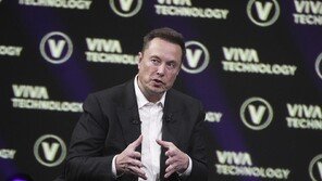 테슬라 이사회 “1400조원 주고 머스크 붙잡아야”…노조는 반발