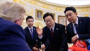 NYT “미중 무역전쟁에 낀 한국 ‘진퇴양난’…양국 압력 직면”