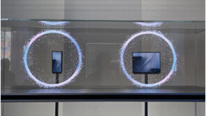 삼성, 두번 접는 트라이폴드폰 경주서 최초 공개