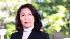 이진숙 “최민희 가증스러워…청첩장 안 돌렸다는 건 거짓말”