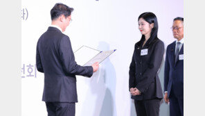 데뷔 이후 200억 넘게 기부한 배우 장나라, 대통령 표창